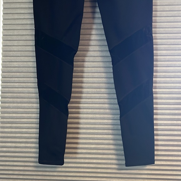 Fabletics Gaviota Leggings - Picture 6 of 6